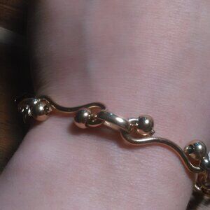 Ion Plated Yellow Gold Stainless Steel Modern Wave Link Chain Bracelet (7 Inch)